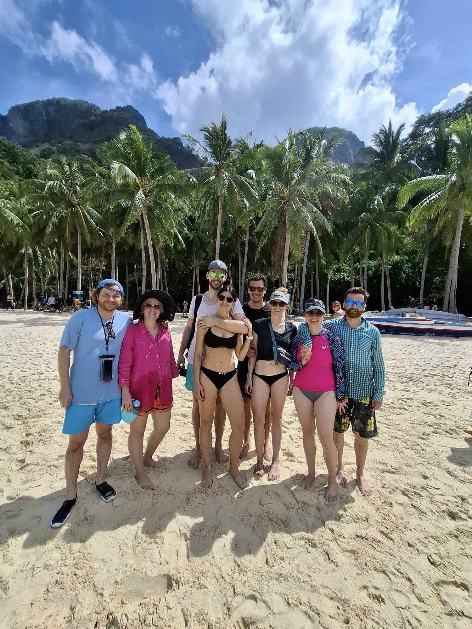 4D3N guests at the palm cove